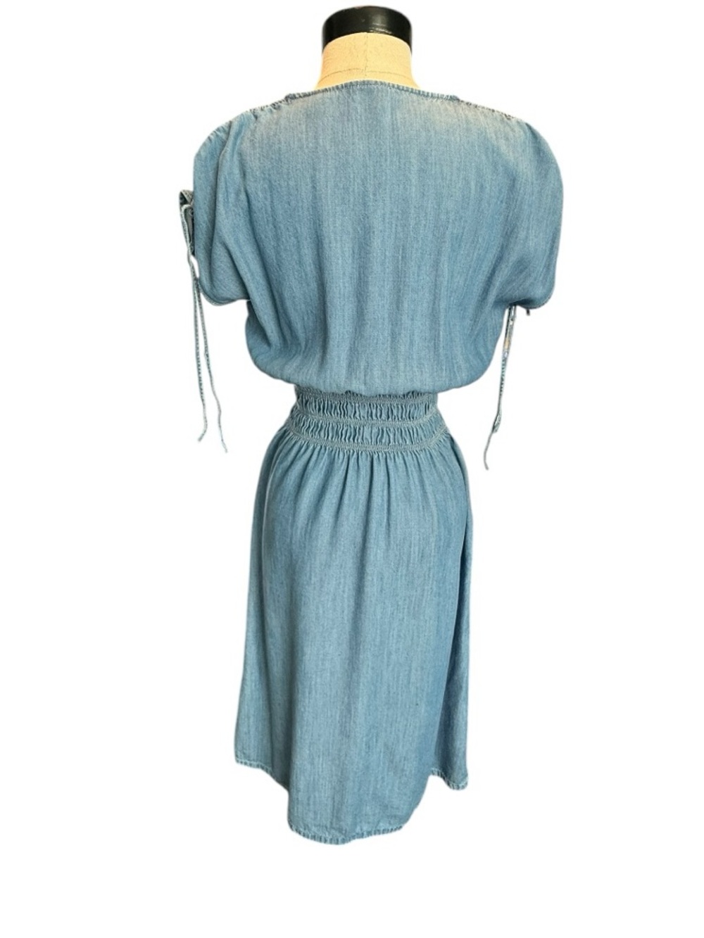 Levi’s Chambray Smocked Waist Midi Dress Button Front Tencel Cottagecore XS - Picture 3 of 9
